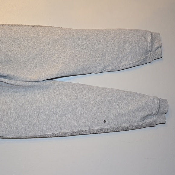 Lululemon Scuba Sherpa Stripe Heathered Core Light Grey Joggers NWOT - Picture 11 of 14